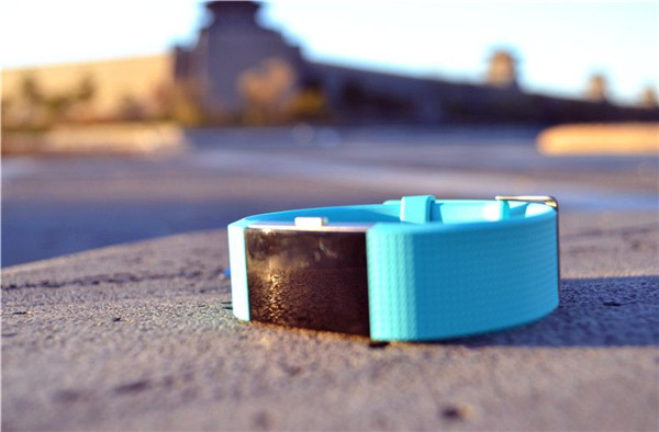 让你怦然心动的私人教练 Fitbit Charge 2智能手环评测