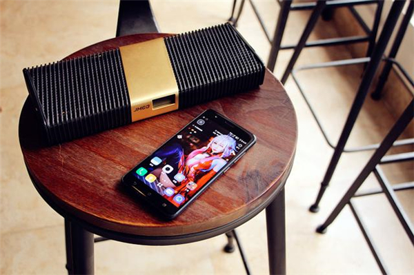 坚果睿途R8智能投影仪性能评测