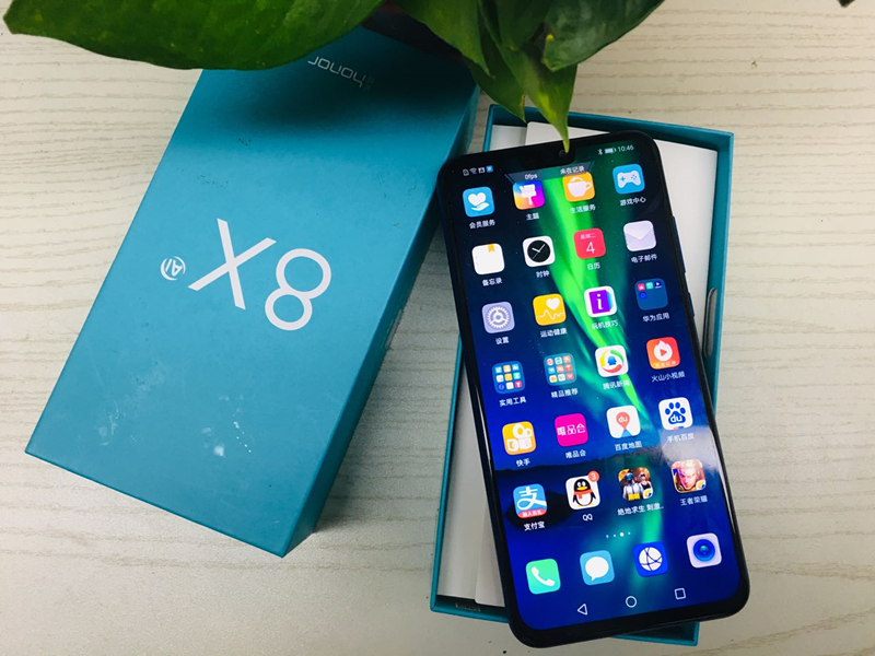 超高性价比千元屏霸 荣耀8X全方位测评