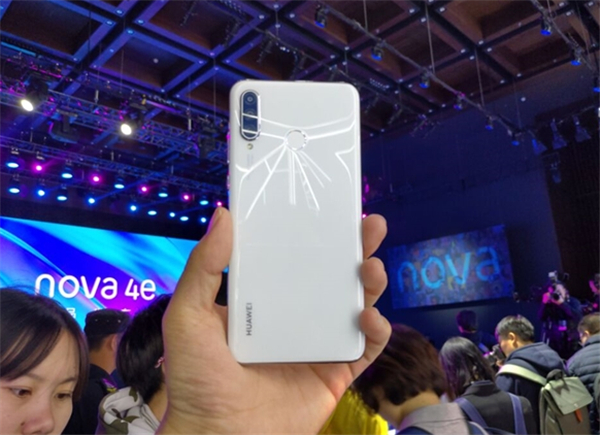华为nova4e图赏
