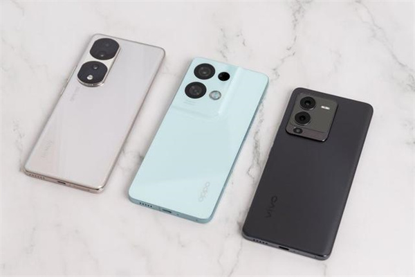 vivo S15 Pro、OPPO Reno8 Pro+和荣耀70 Pro续航对比